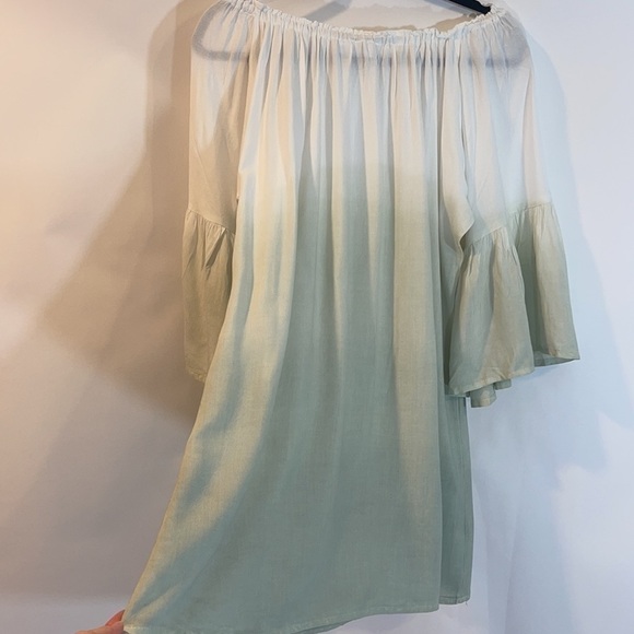 Elegant Off-Shoulder Mini Dress in Cream - Picture 6 of 9